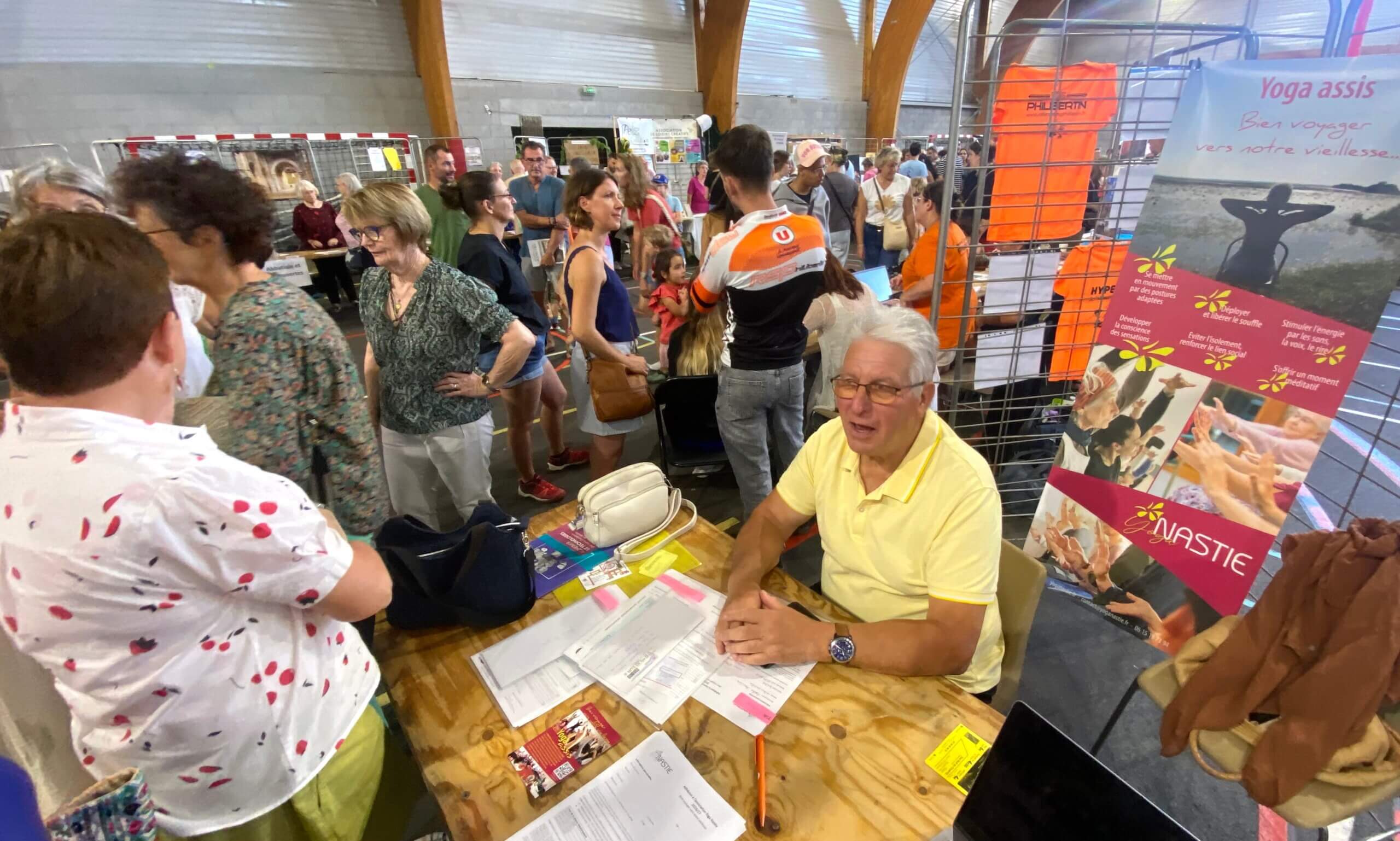 Stand yoga nastie Au forum de Saint Philbert de Grand Lieu